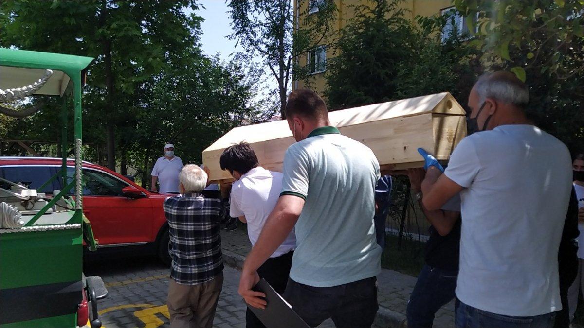 Küçükçekmece'de vahşet: Annesini öldürüp, kafasını kesti