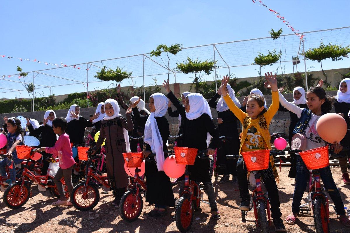 Acıbadem Okulları'ndan Bir Bisikletle Mutluluğa Kapı Açıyoruz kampanyası