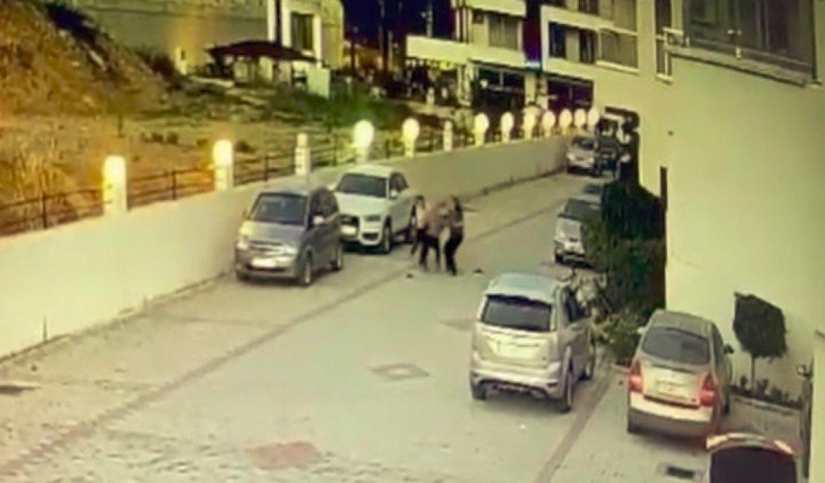 Antalya'da kadın öğretmen komşuları tarafından darbedildi