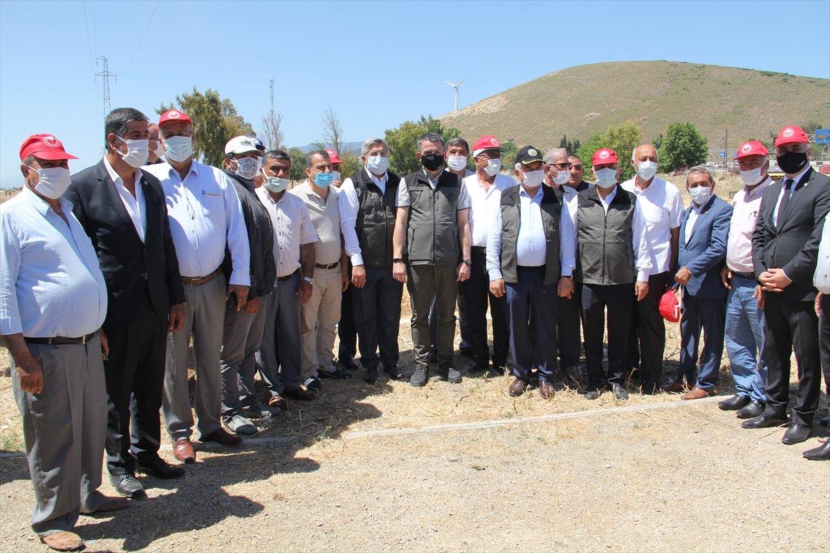 Bekir Pakdemirli: Tarım işçilerinin aşılaması kademeli olarak başlayacak