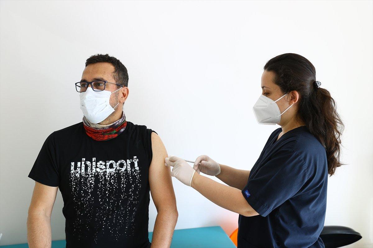 Türkiye'de uygulanan aşı miktarı 27 milyon 860 bin 302 oldu