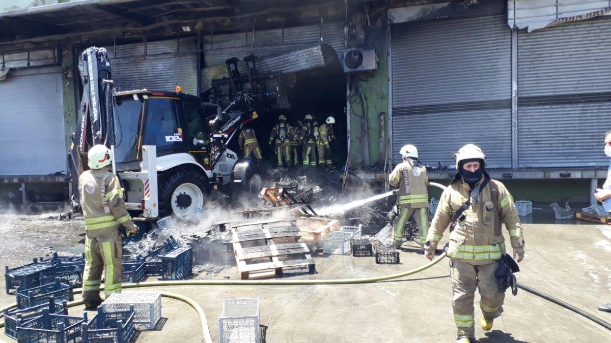 Bayrampaşa halinde yangın