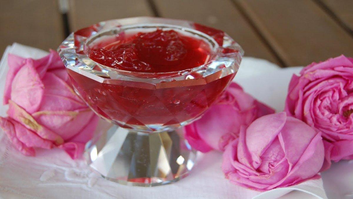 Hem saksıda, hem tabakta: Yenilebilir çiçekler hangileri?