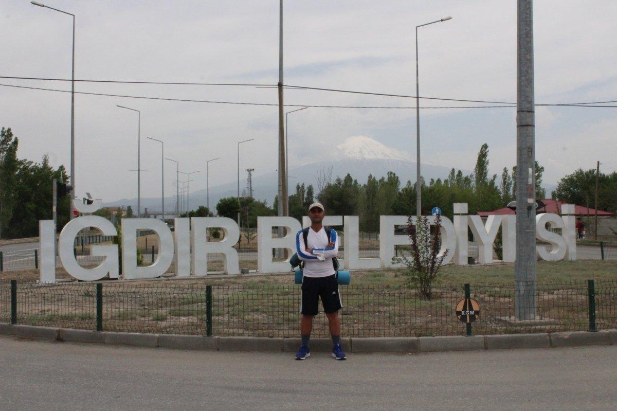 İnsan ve hayvan hakları için Iğdır'dan Çanakkale'ye yürüyecek