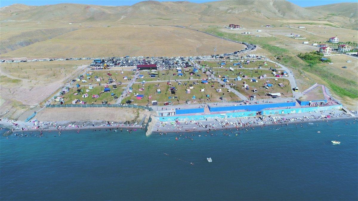 Van’ın mavi bayraklı plajı