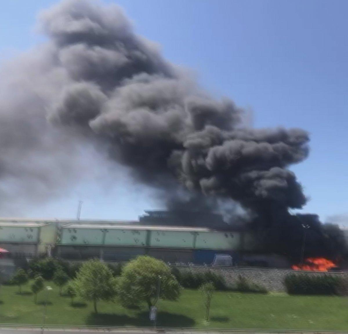 Bayrampaşa halinde yangın