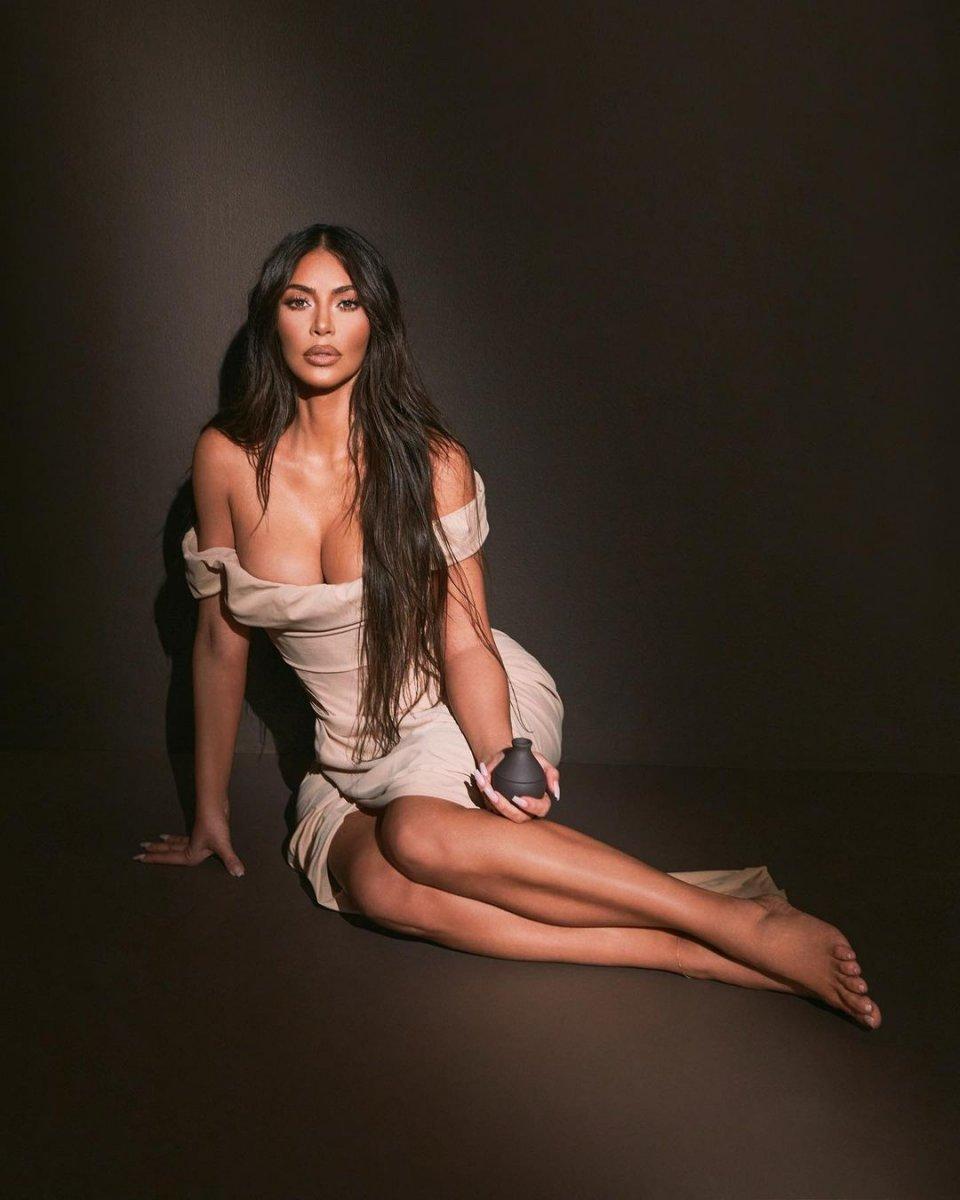 Kim Kardashian'a maaş ödememe suçlaması