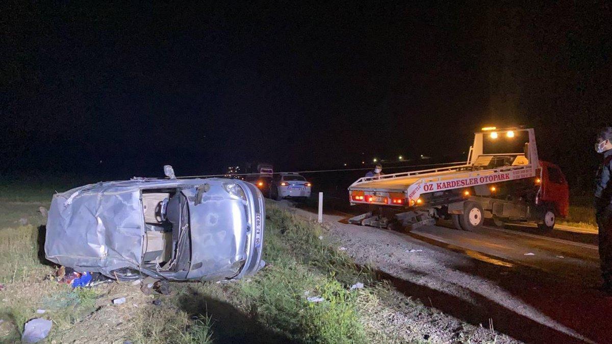 Afyonkarahisar'da tır ile hafif ticari araç çarpıştı: 1 ölü, 5 yaralı