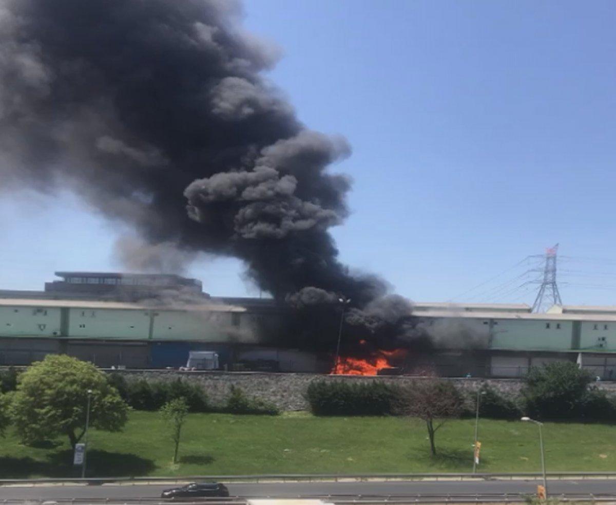 Bayrampaşa halinde yangın