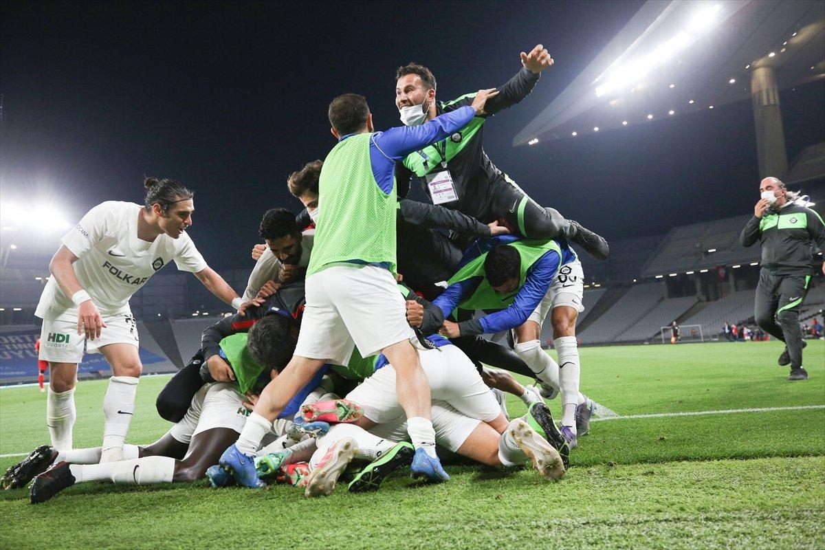 Altay Süper Lig'e yükseldi