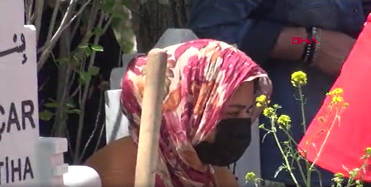 Erzurum’da havlayan köpeğe bakmak isteyince araba çarptı ve öldü