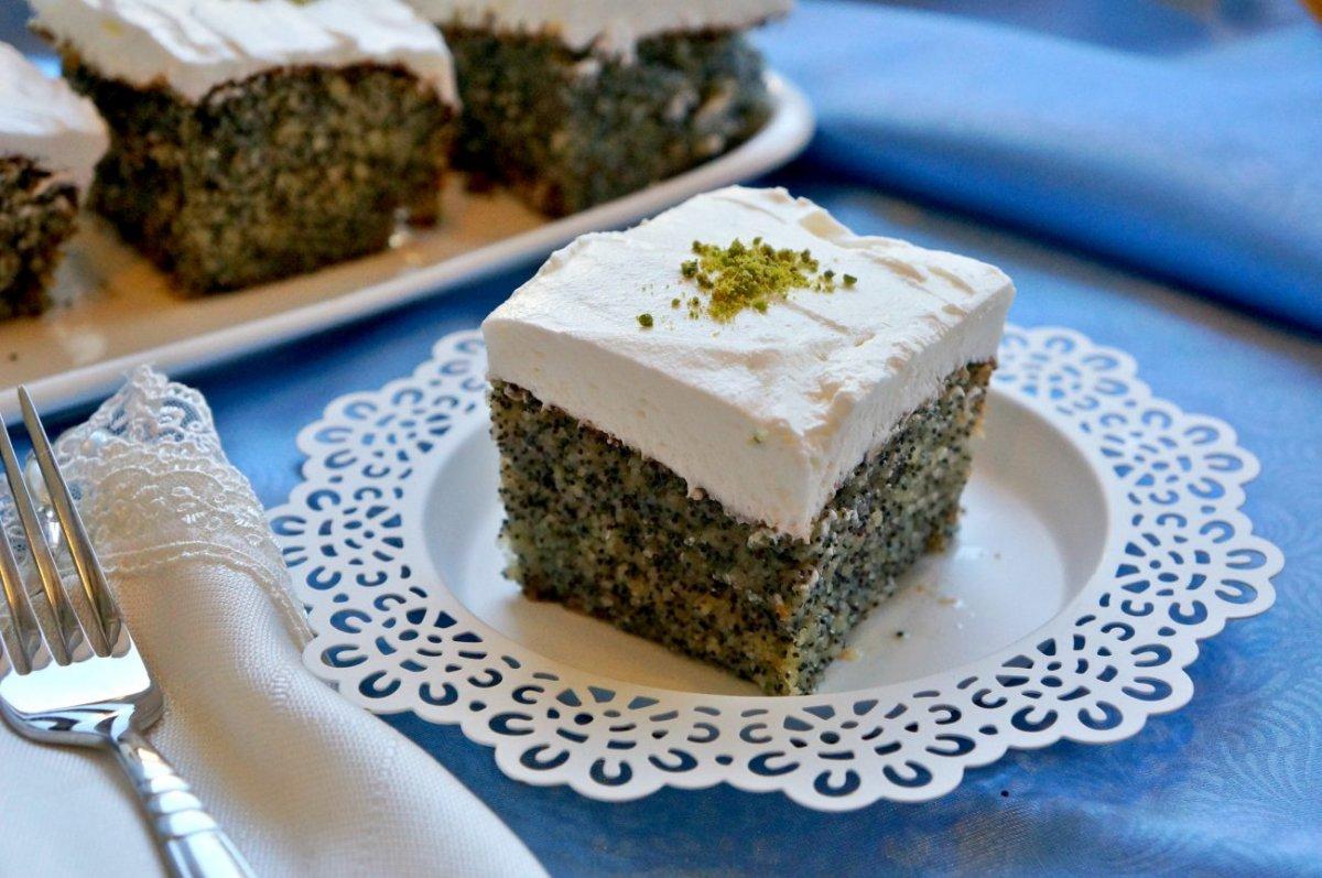 Tadına doyum olmuyor: Haşhaşlı irmik tatlısı tarifi