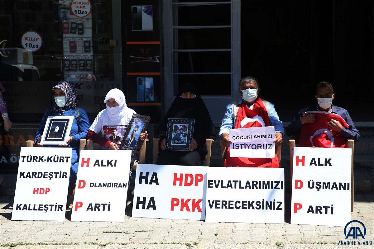 Muş’ta, evlat nöbetine katılan ailelerin sayısı artıyor