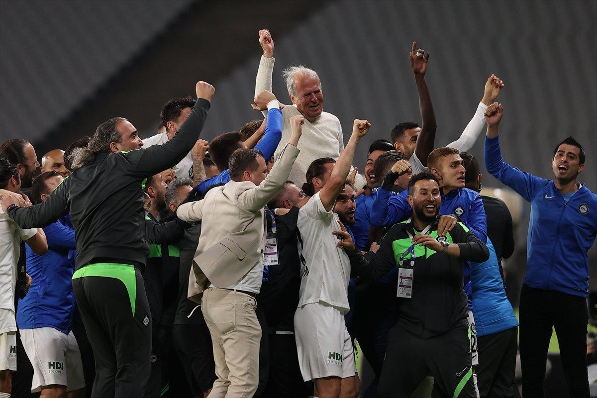 Altay taraftarlarının Süper Lig sevinci