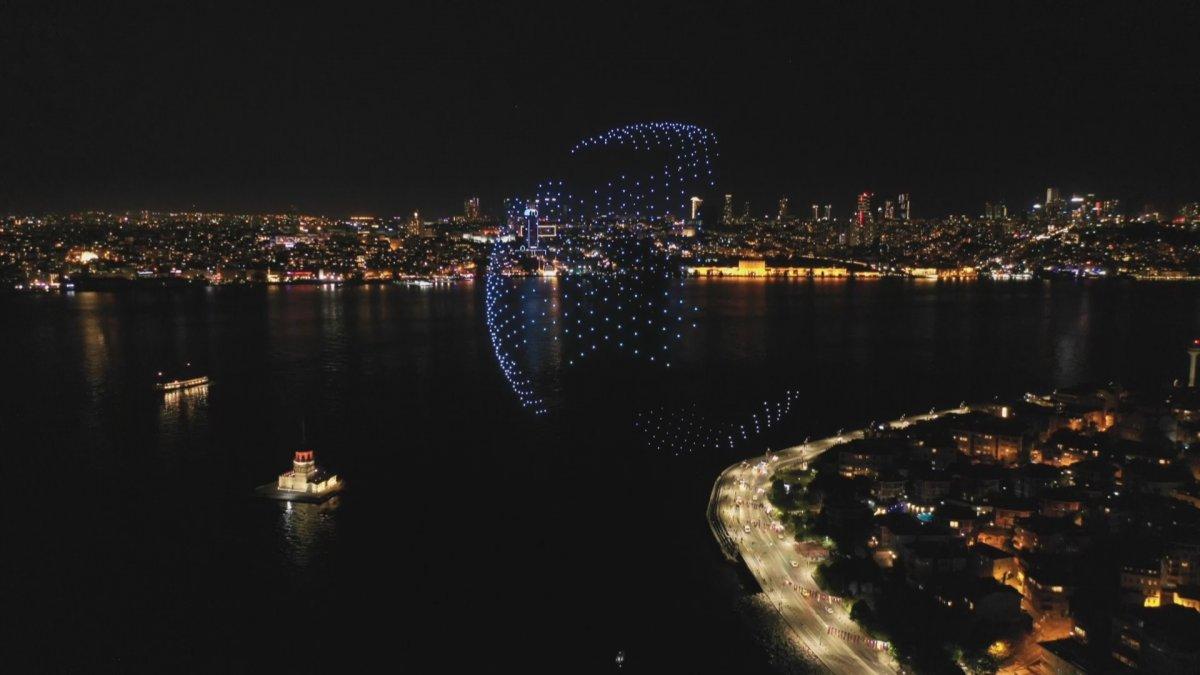 İstanbul Boğazı'nda 500 drone ile ışık gösterisi