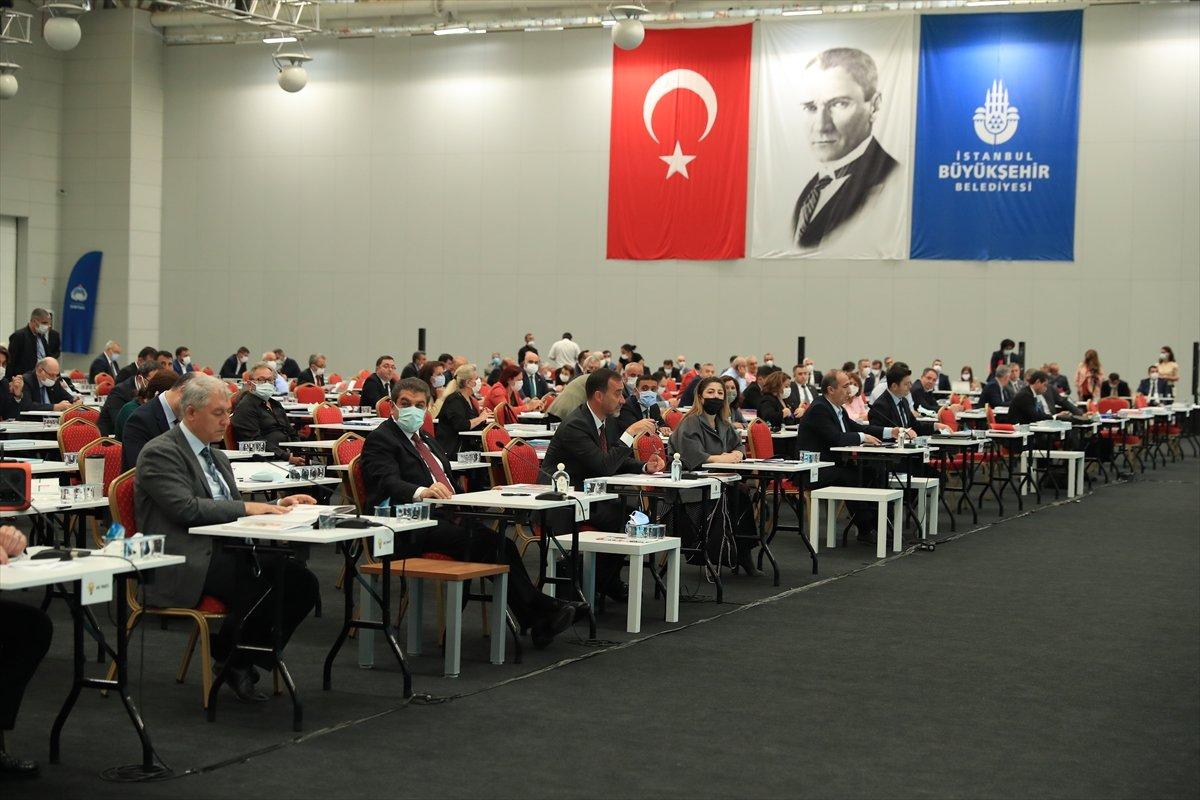 İstanbul'un sorunları konuşulurken Ekrem İmamoğlu'nun dikkat çeken 'rahatlığı'