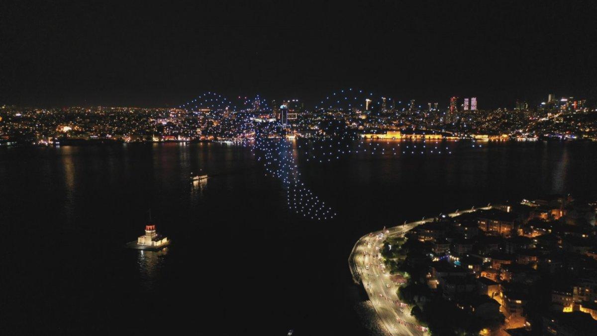 İstanbul Boğazı'nda 500 drone ile ışık gösterisi