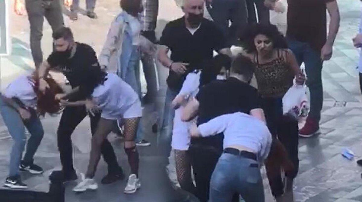 Düzce'de kız kavgası kameraya yansıdı