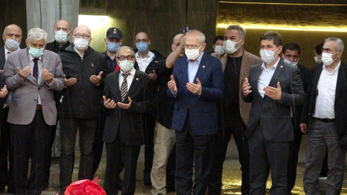 Kemal Kılıçdaroğlu, Süleyman Demirel'in anıt mezarını ziyaret etti