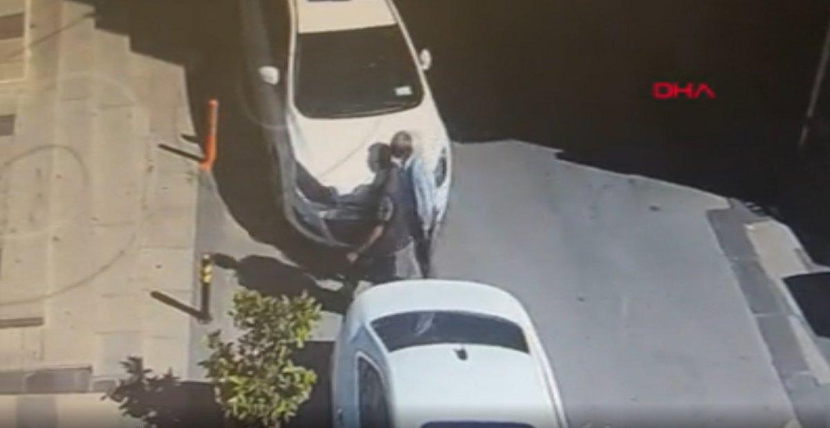 Mersin’de polis olduğunu söyleyip hırsızlık yaptı