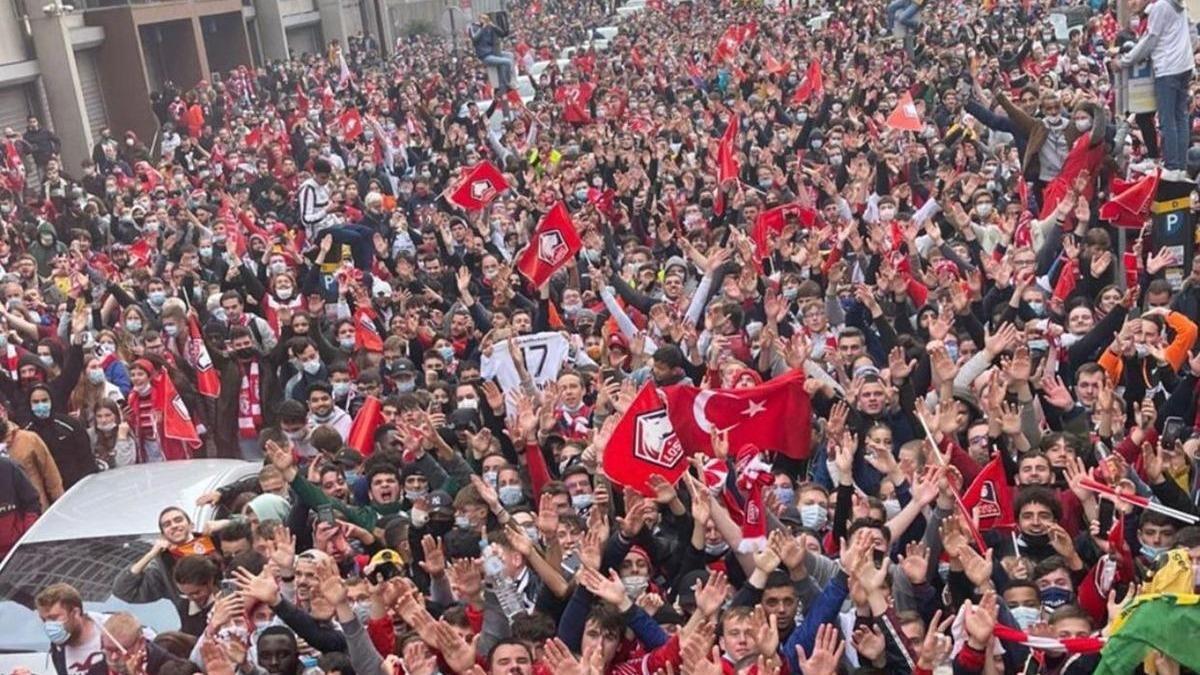 Zeki Çelik: Fransızlar bile Türk bayrağımızı açtı