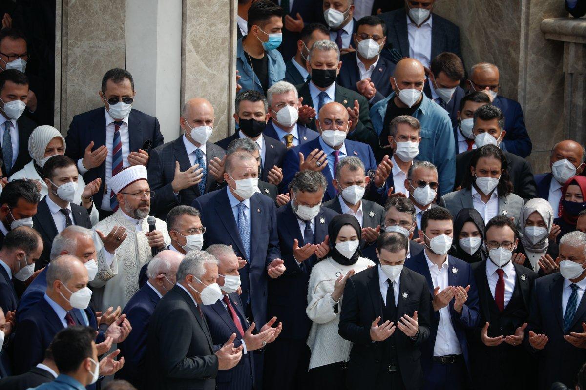 Diyanet İşleri Başkanı Erbaş, Taksim Camii açılışında dua etti