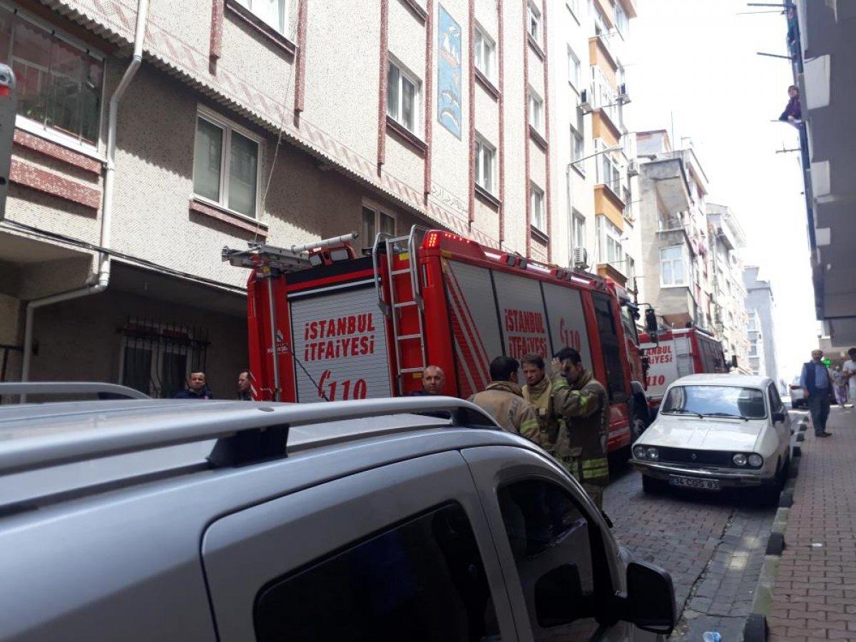 Bahçelievler'de 5 katlı binada yangın çıktı