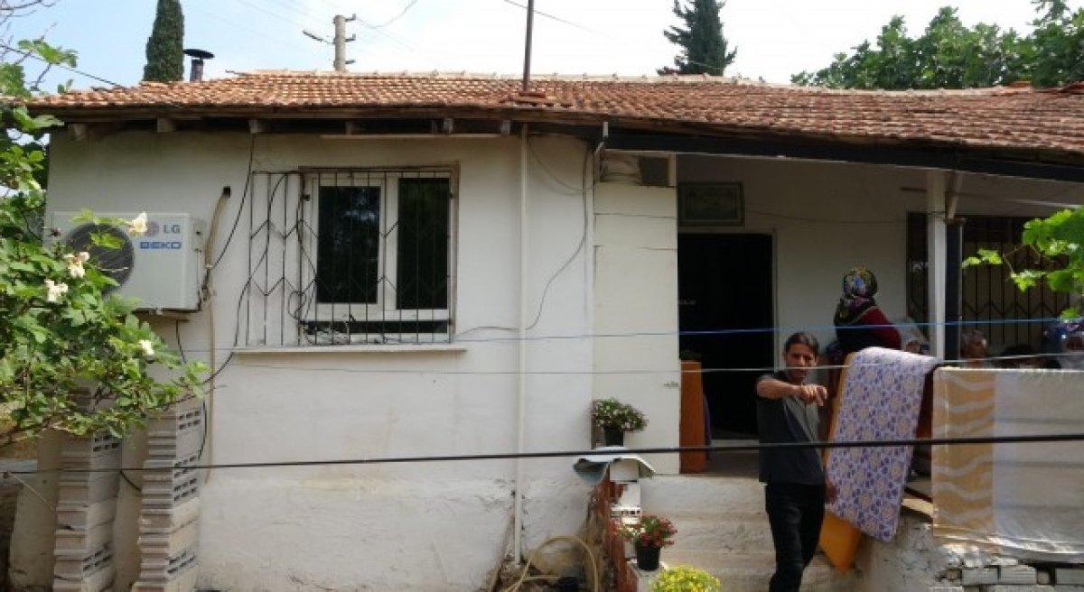 Antalya'da gecekondunun tavanı çöktü, 5 kişi ölümden döndü