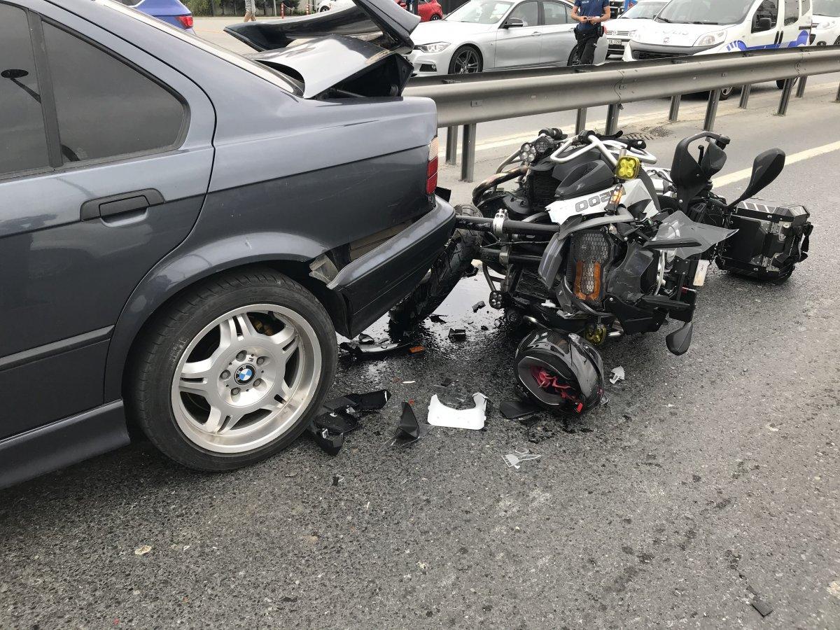 İstanbul'da kaza: Duran araca çarpan motosikletli ağır yaralandı