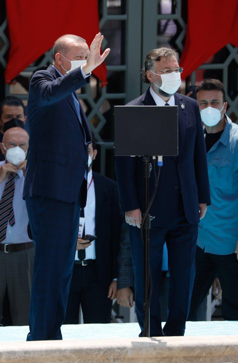 Taksim Camii ibadete açıldı