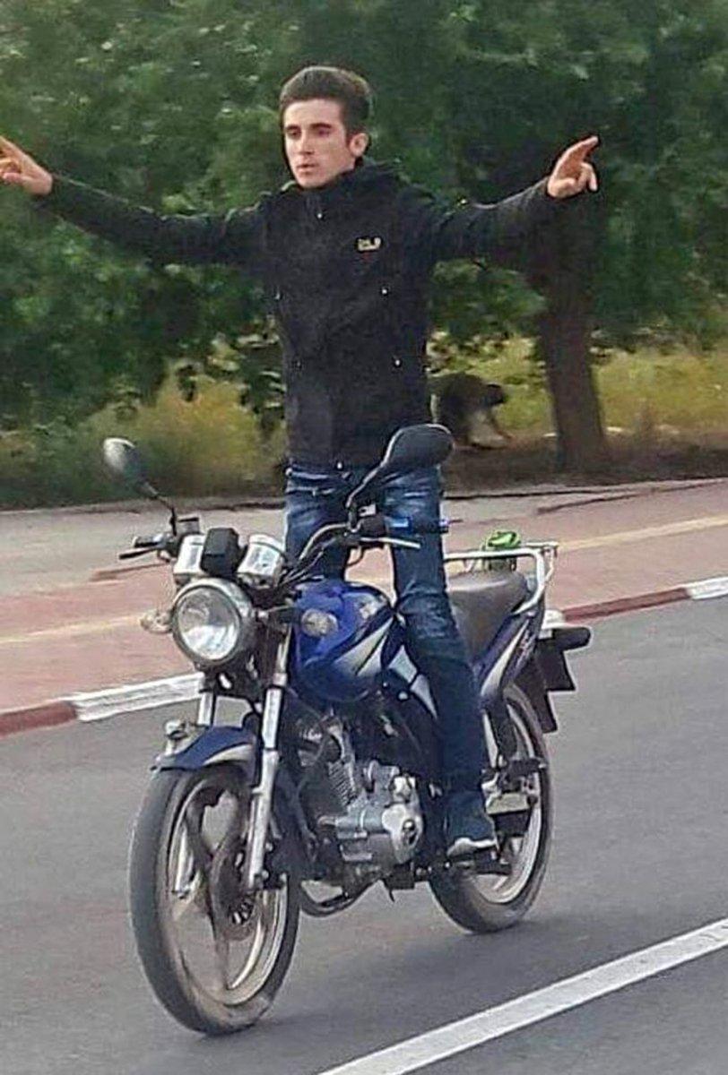 Antalya'da motosiklet sürücüsü elektrik direğine çarptı