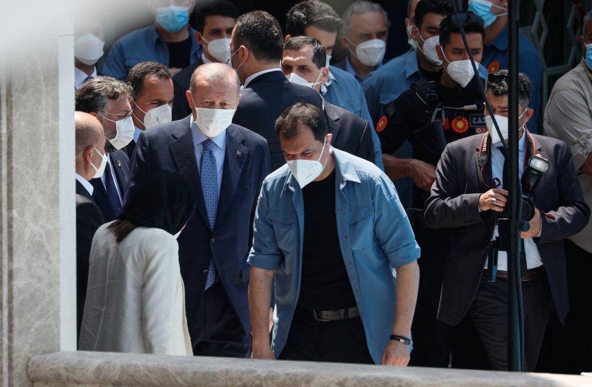 Taksim Camii ibadete açıldı