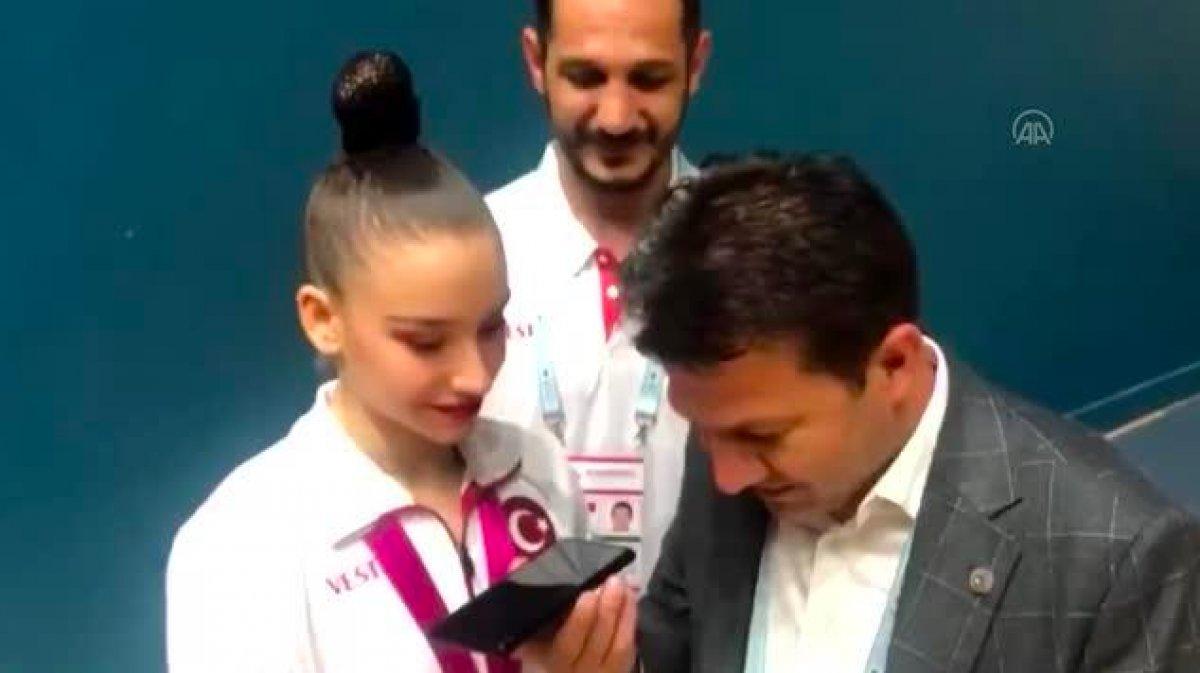 Recep Tayyip Erdoğan'dan dünya şampiyonu Ayşe Begüm Onbaşı'ya tebrik telefonu