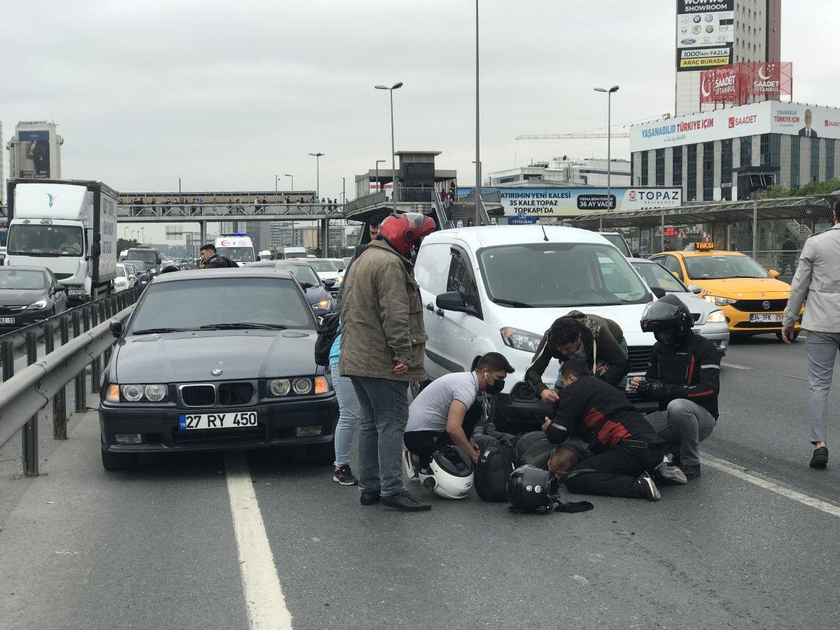 İstanbul'da kaza: Duran araca çarpan motosikletli ağır yaralandı