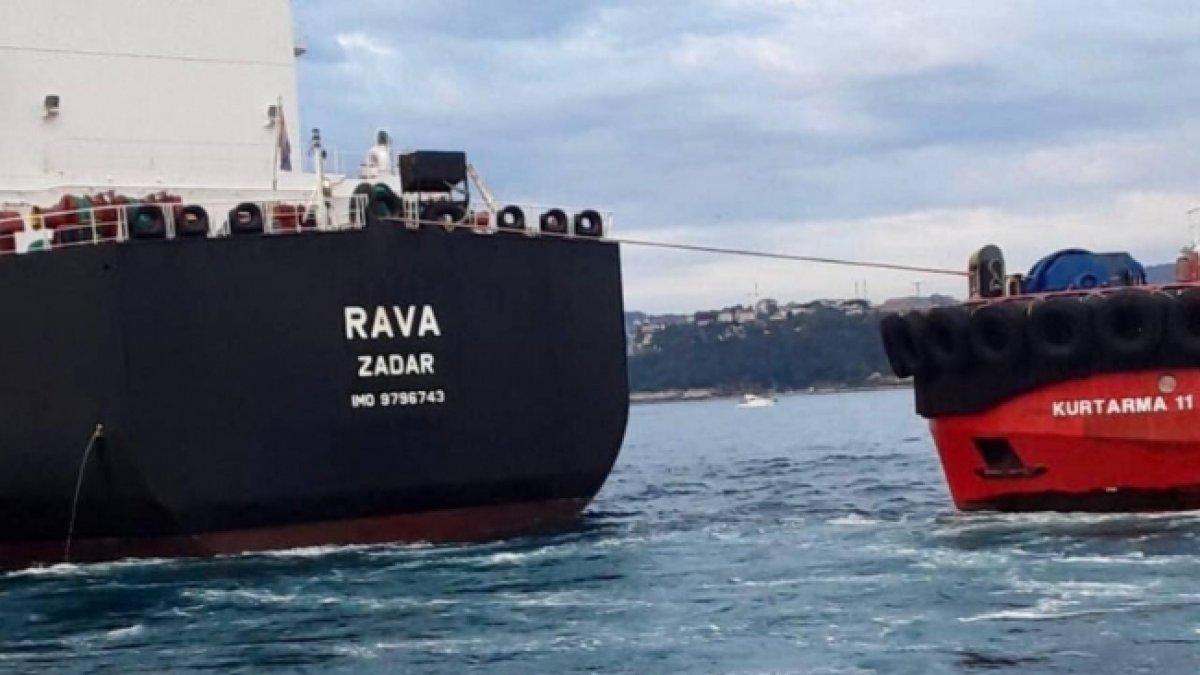 İstanbul Boğazı'nda trafik askıya alındı