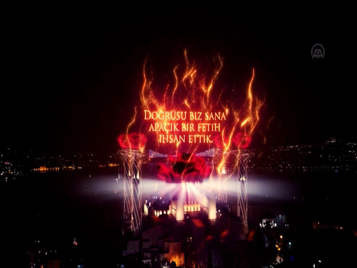 Ayasofya Camii ve Galata Kulesi'nde sky mapping gösterisi