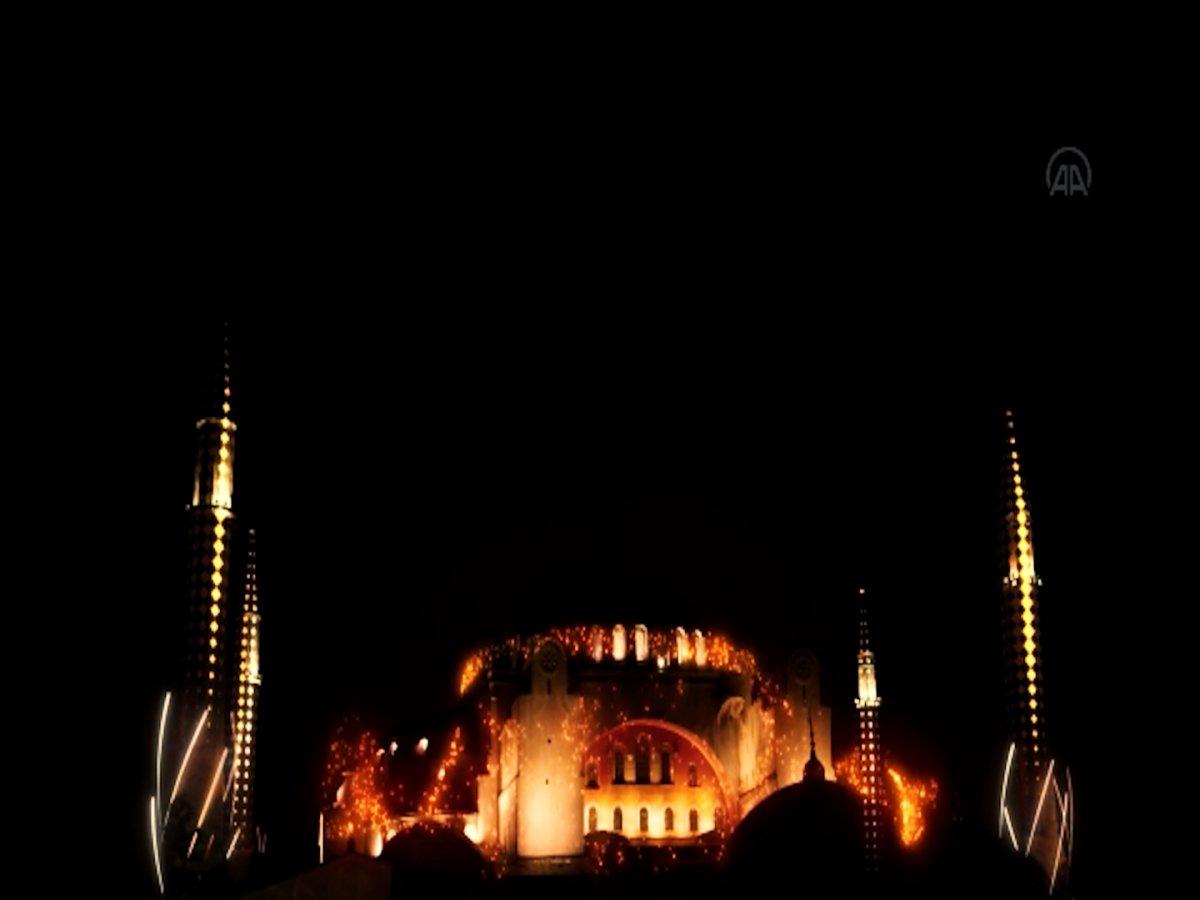 Ayasofya Camii ve Galata Kulesi'nde sky mapping gösterisi
