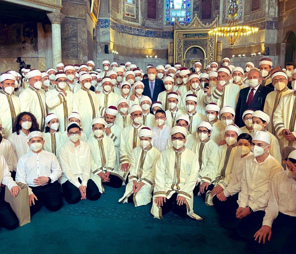 Mustafa Şentop’un oğlu Ömer Asım, hafızlık eğitimini tamamladı