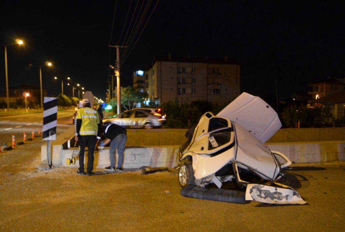 Aksaray'da araçtan fırlayan sürücü, 7 metre yükseklikten alt geçide düştü