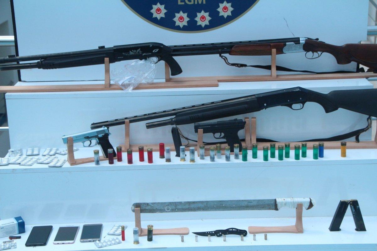 Adana’da ‘aşk’ vaadi ile dolandıran çeteye operasyon: 42 gözaltı