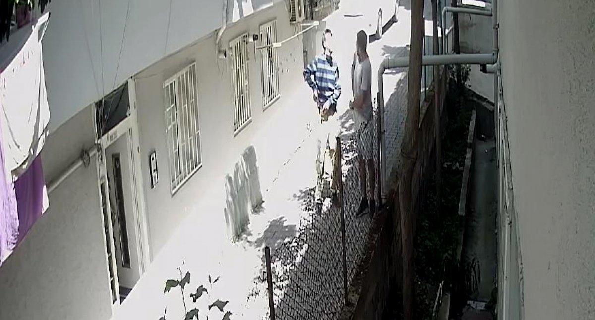 Avcılar'da tartıştığı arkadaşını defalarca bıçakladı