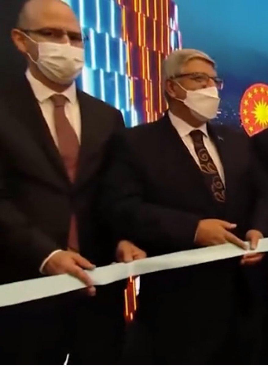 Çamlıca Kulesi'nin açılışında makas yetmedi