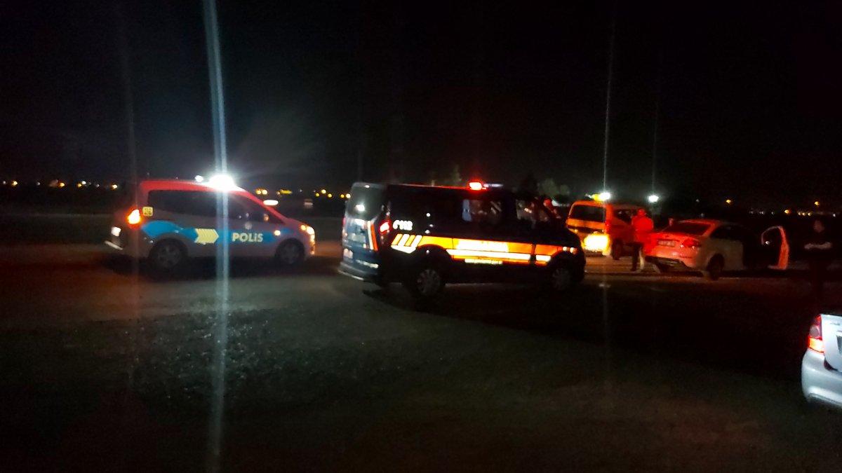 Antalya’da kaza yerinden kaçan sürücüyü aracının farları yakalattı