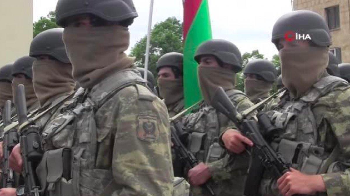 Azerbaycan'da Cumhuriyet Günü mehter marşıyla kutladı