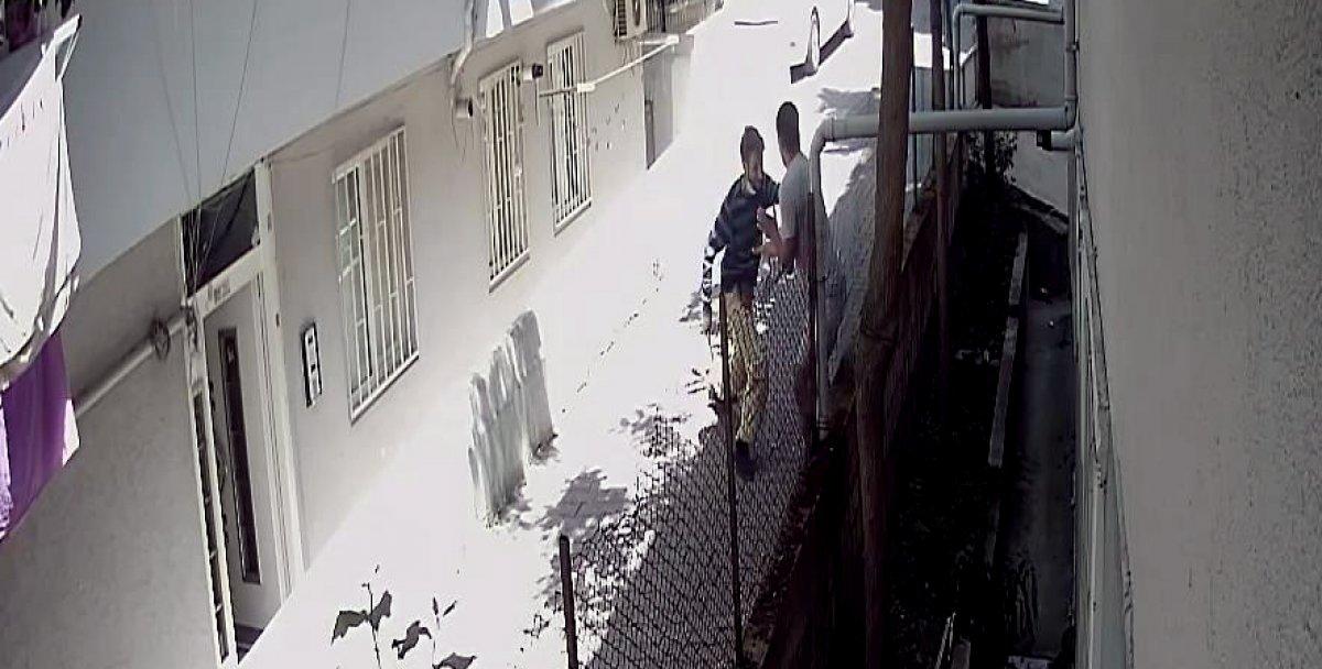 Avcılar'da tartıştığı arkadaşını defalarca bıçakladı