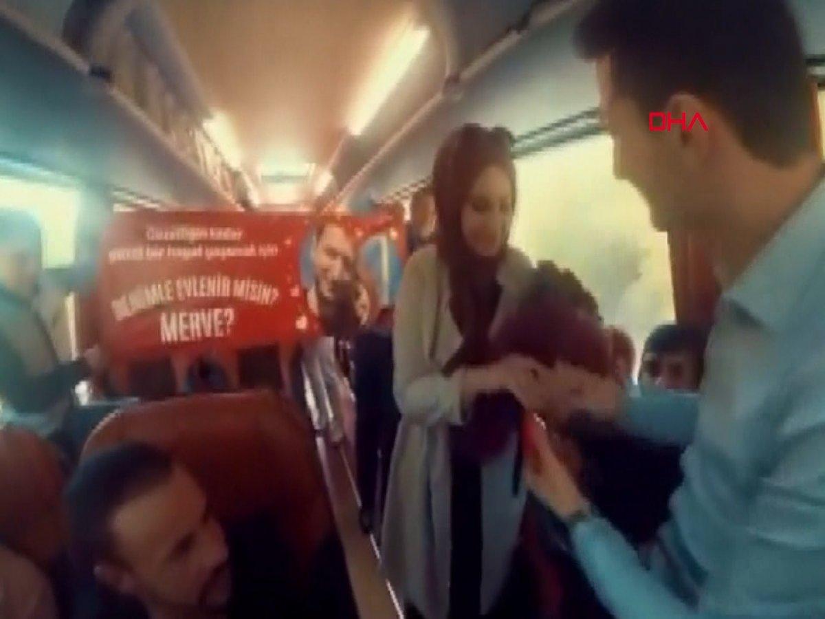 Antalya'da yolcu otobüsünde evlilik teklifi