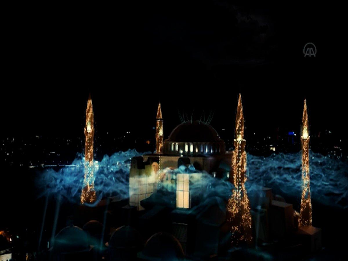 Ayasofya Camii ve Galata Kulesi'nde sky mapping gösterisi