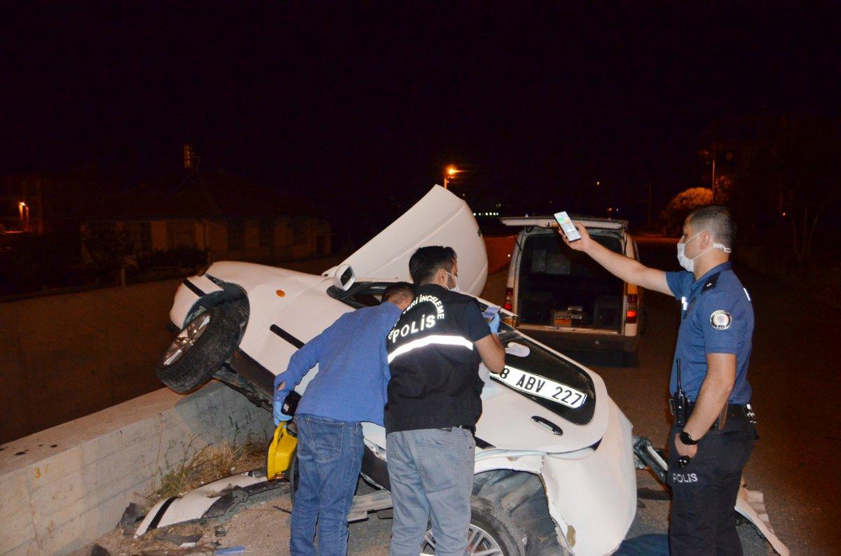 Aksaray'da araçtan fırlayan sürücü, 7 metre yükseklikten alt geçide düştü