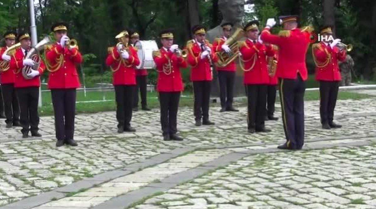 Azerbaycan'da Cumhuriyet Günü mehter marşıyla kutladı