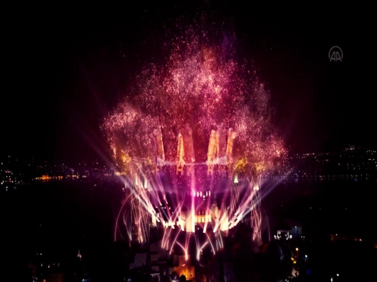 Ayasofya Camii ve Galata Kulesi'nde sky mapping gösterisi